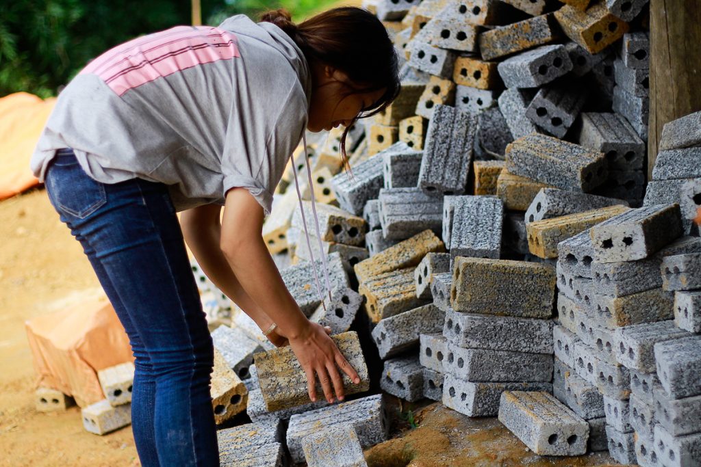 volunteer building projects