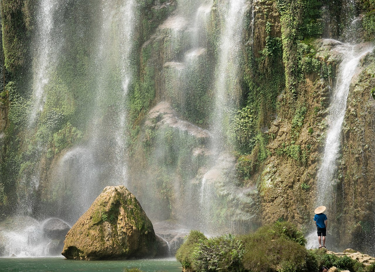 Ban Gioc Waterfall up close