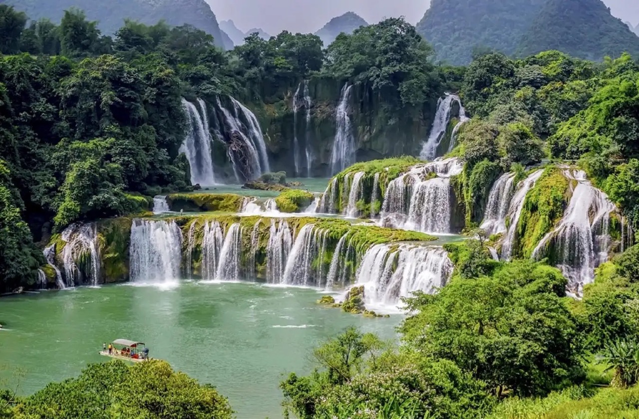 Ban Gioc Detian Falls