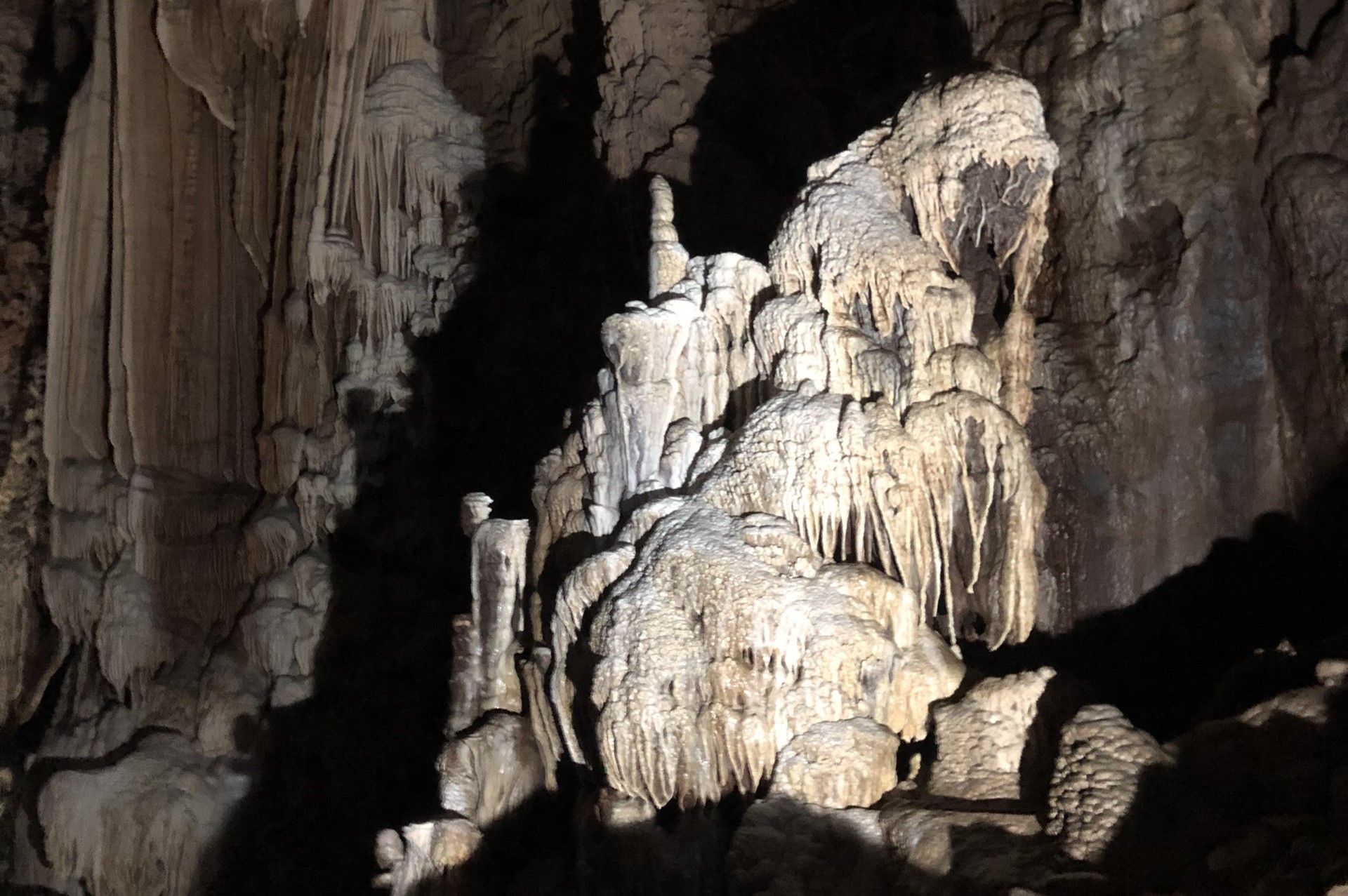 nguom ngao cave