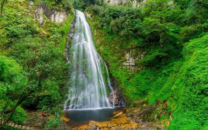 love waterfall sapa