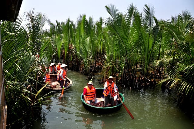 Basket boats Vietnam: Hoi An coconut village