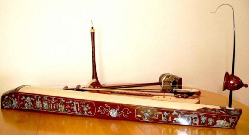 Vietnamese musical instruments: Dan Bau (Monochord Zither)