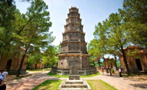 Thien Mu Pagoda: historical building in vietnam