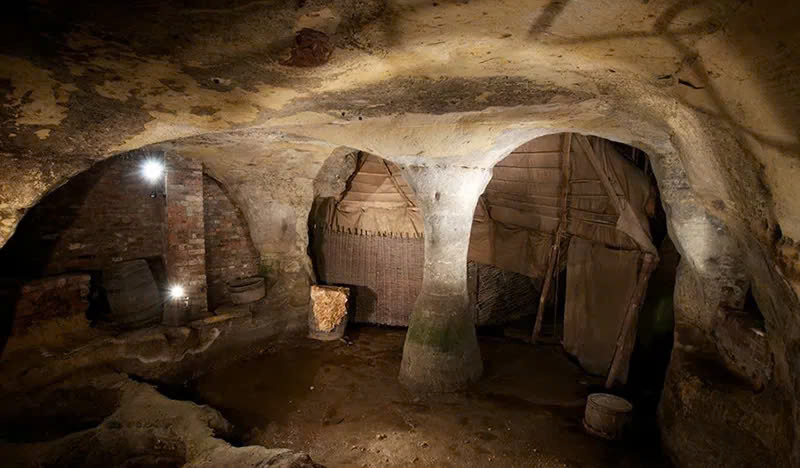 Cu Chi tunnels: war memorials in Vietnam