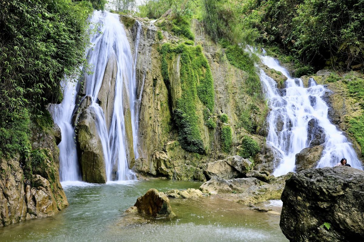 go lao waterfall