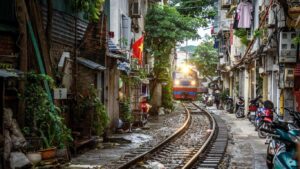 hanoi train street