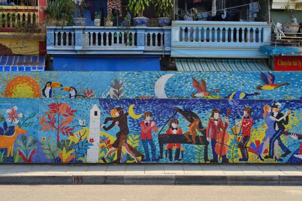 Classic Hanoi Day Tour 2 Vietnamese Folk Art: 3 Types of Paintings, Sculptures, and More