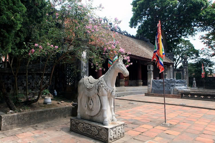 Hoa Lu Temple: King Dinh Temple