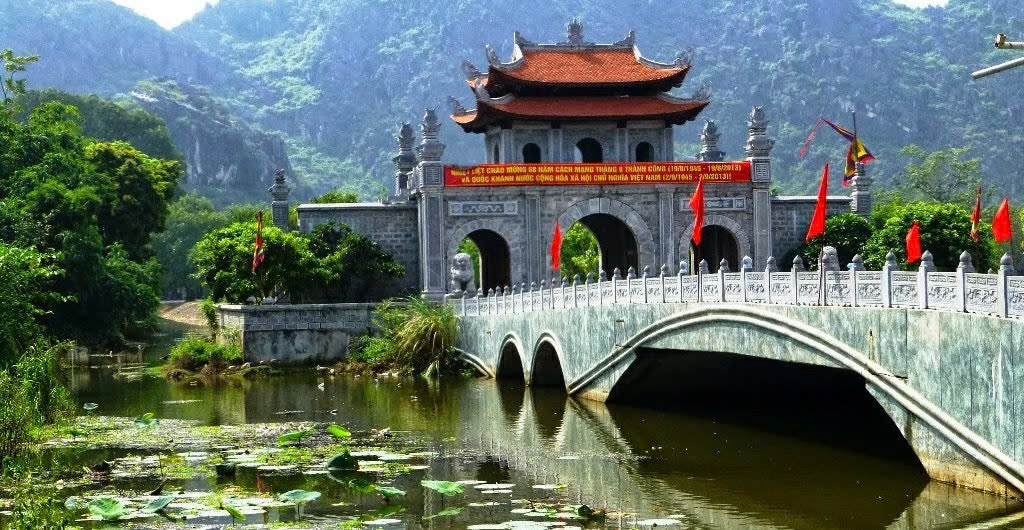 Hoa Lu Temple