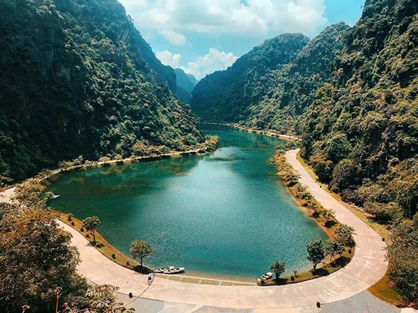 Thang Hen lake