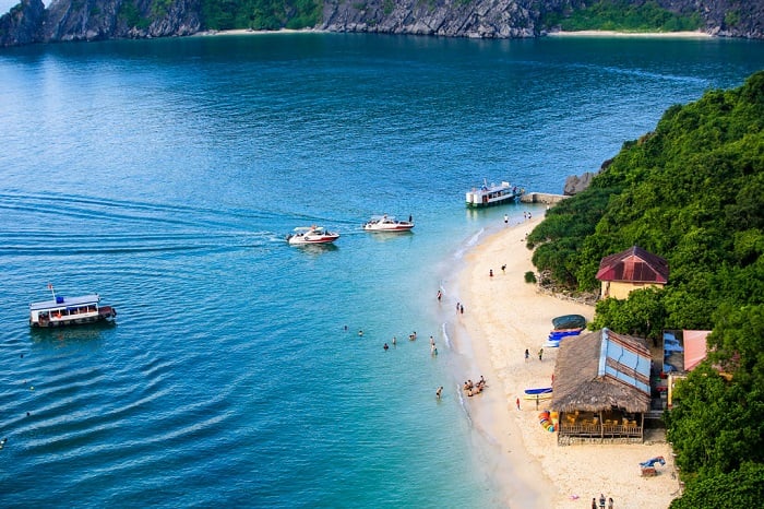 Ba Trai Dao: The Most Beautiful Beach in Lan Ha Bay Ba Trai Dao: The Most Beautiful Beach in Lan Ha Bay