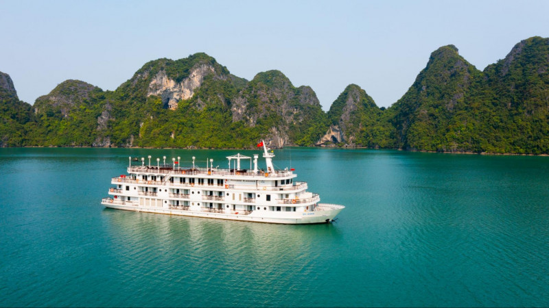 Cat Ba Cruise: Top Routes, Activities & Travel Guide Cat Ba Cruise: Top Routes, Activities & Travel Guide