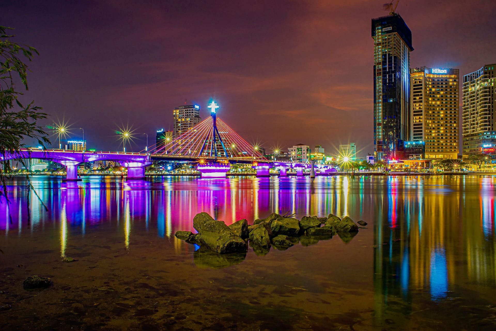 Da Nang Tours 4 da nang tours banner 2 da nang city at night