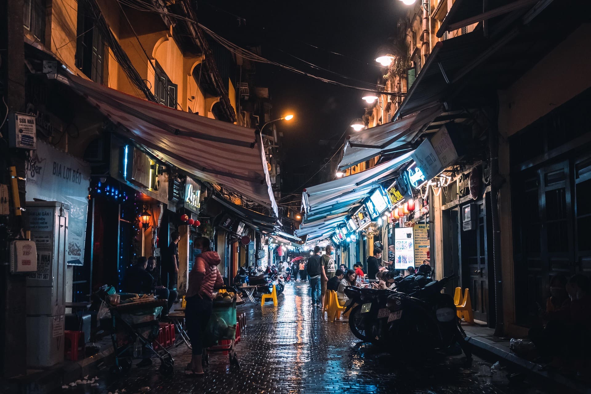 Hanoi Tours 8 hanoi tours at night