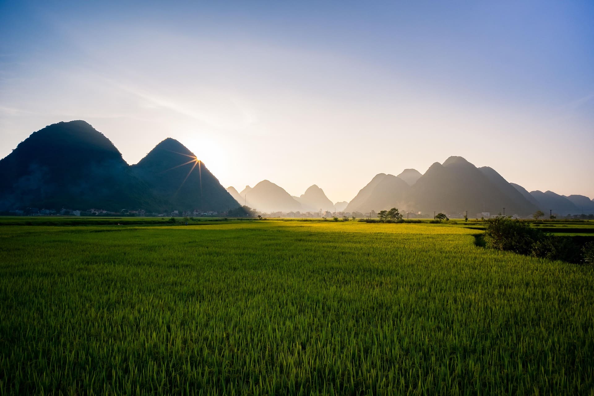 Northern Vietnam Off The Beaten Track in 14D13N 6 Sapa 2 day ta phin trekker featured image