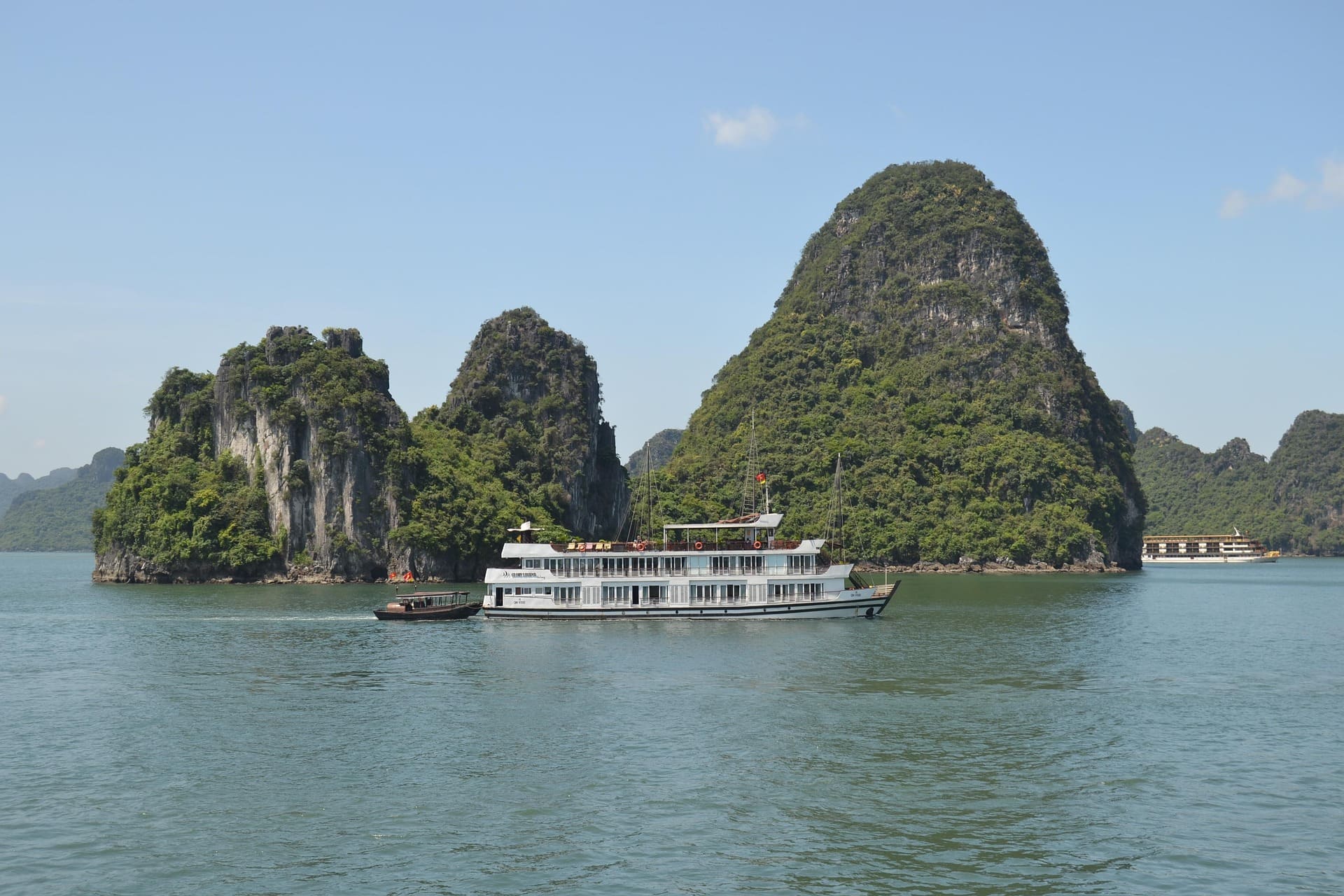 3-Day Ha Long Bay Cruise Sail Away 7 ha long bay 3 days tour featured image