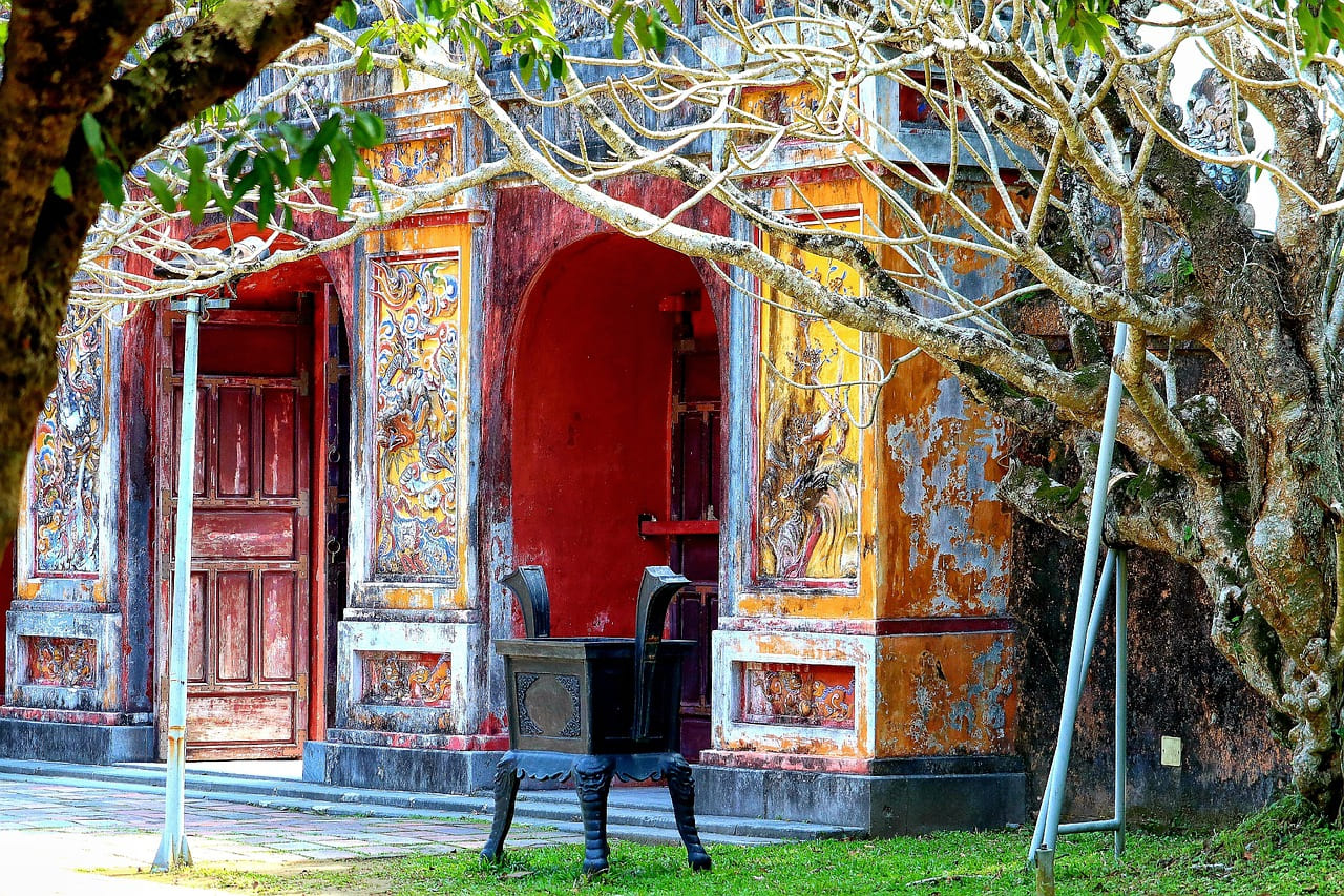 Vietnam Highlights 12 Days 11 Nights 1 hue ancient pagoda