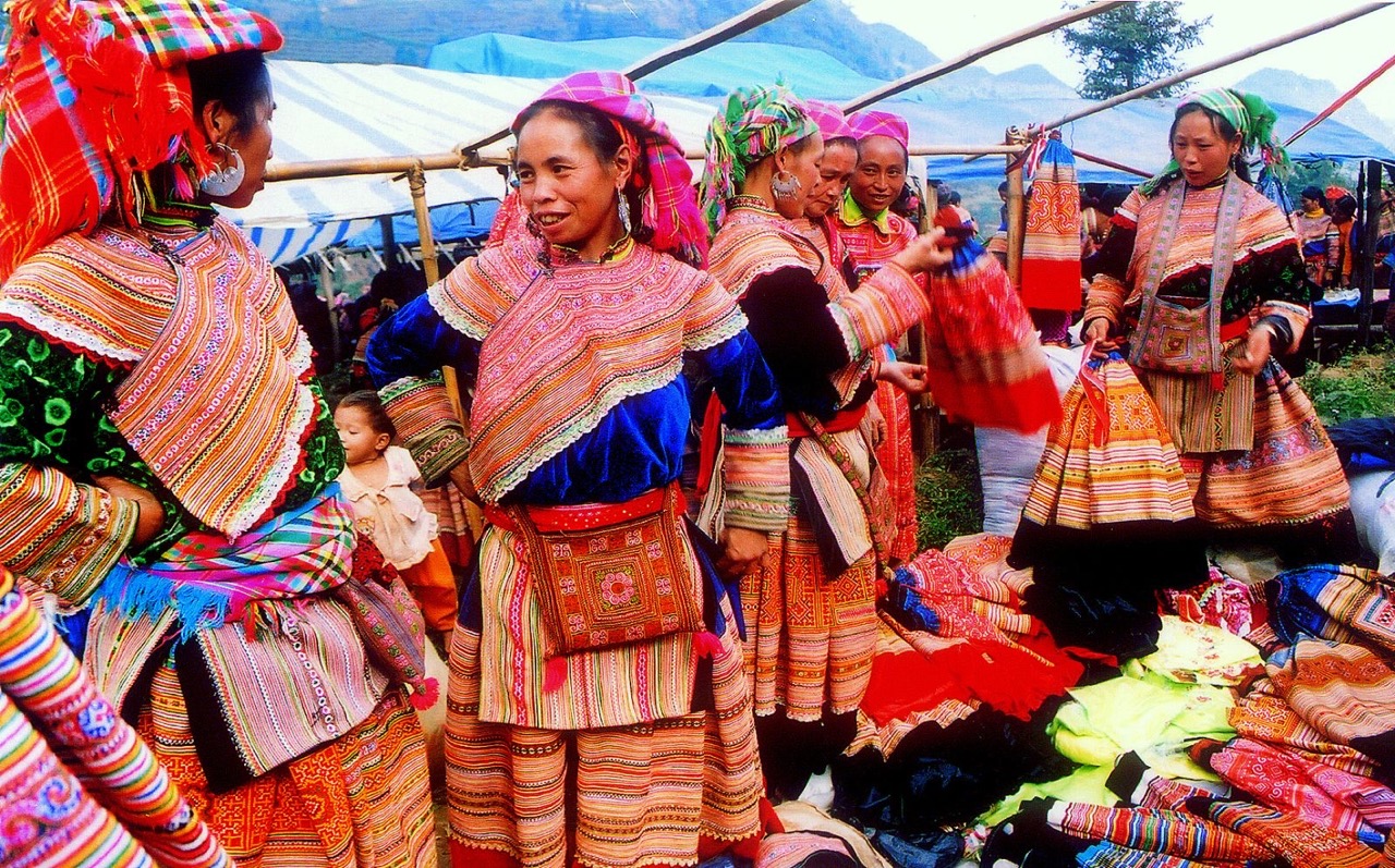 Sapa Market Bac Ha Explorer Tour